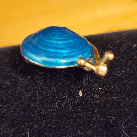 Vintage Stamped AAI Blue and Gold Snail Brooch - Picture 3 of 6